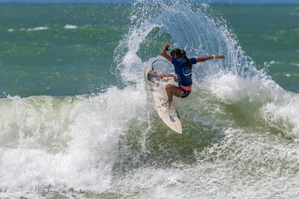 Nicole Santos brilha no Surf Brasil Pro em Porto de Galinhas