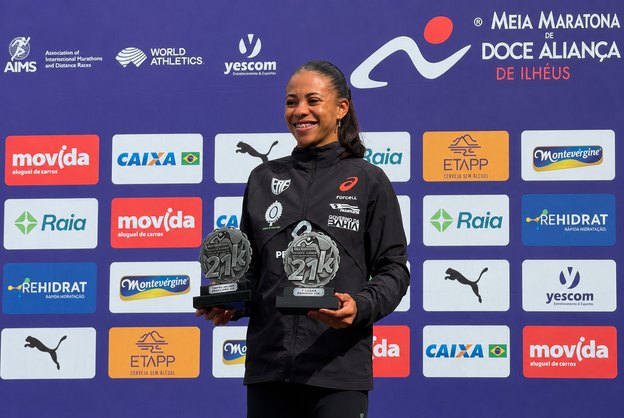 Núbia de Oliveira quebra recorde brasileiro da meia maratona