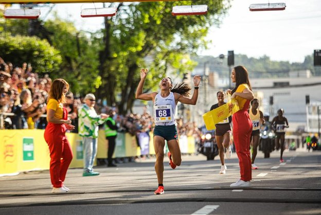 Núbia Oliveira volta à Dez Milhas Garoto em busca do bicampeonato