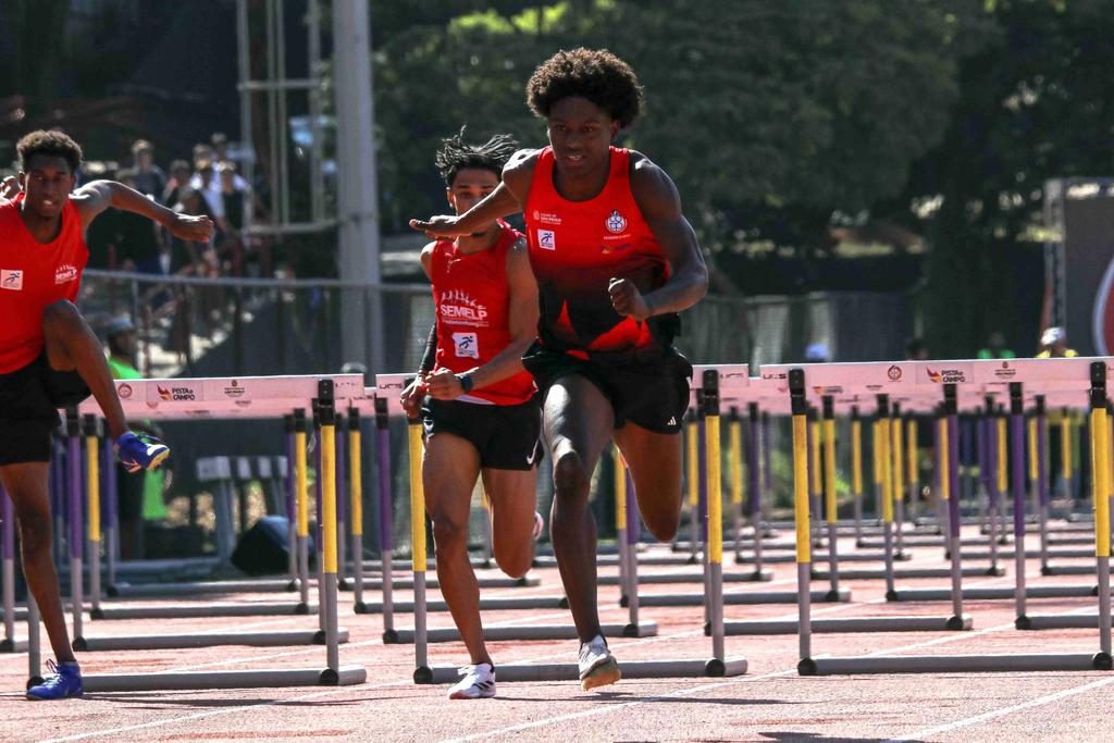Odair Gonçalves Júnior quebra recorde sub-20 nos 110 m com barreiras