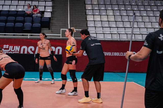 Osasco São Cristóvão Saúde e Gerdau Minas abrem semifinal da Superliga nesta segunda-feira (13)