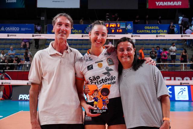 Osasco São Cristóvão Saúde joga pela classificação para a semifinal da Superliga nesta quinta-feira (2)