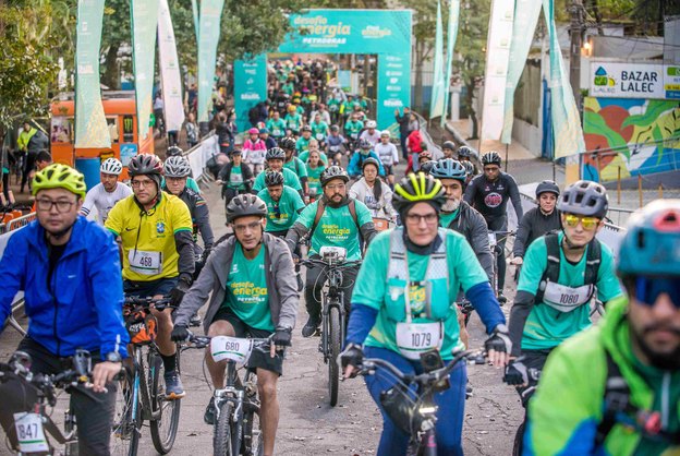 Passeio ciclístico de 10 km no Recife celebra o Dia das Crianças