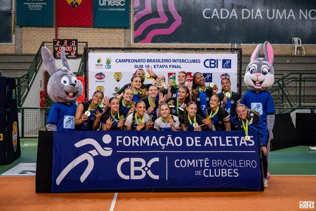 Pinheiros conquista título do CBI sub-19 feminino em Criciúma