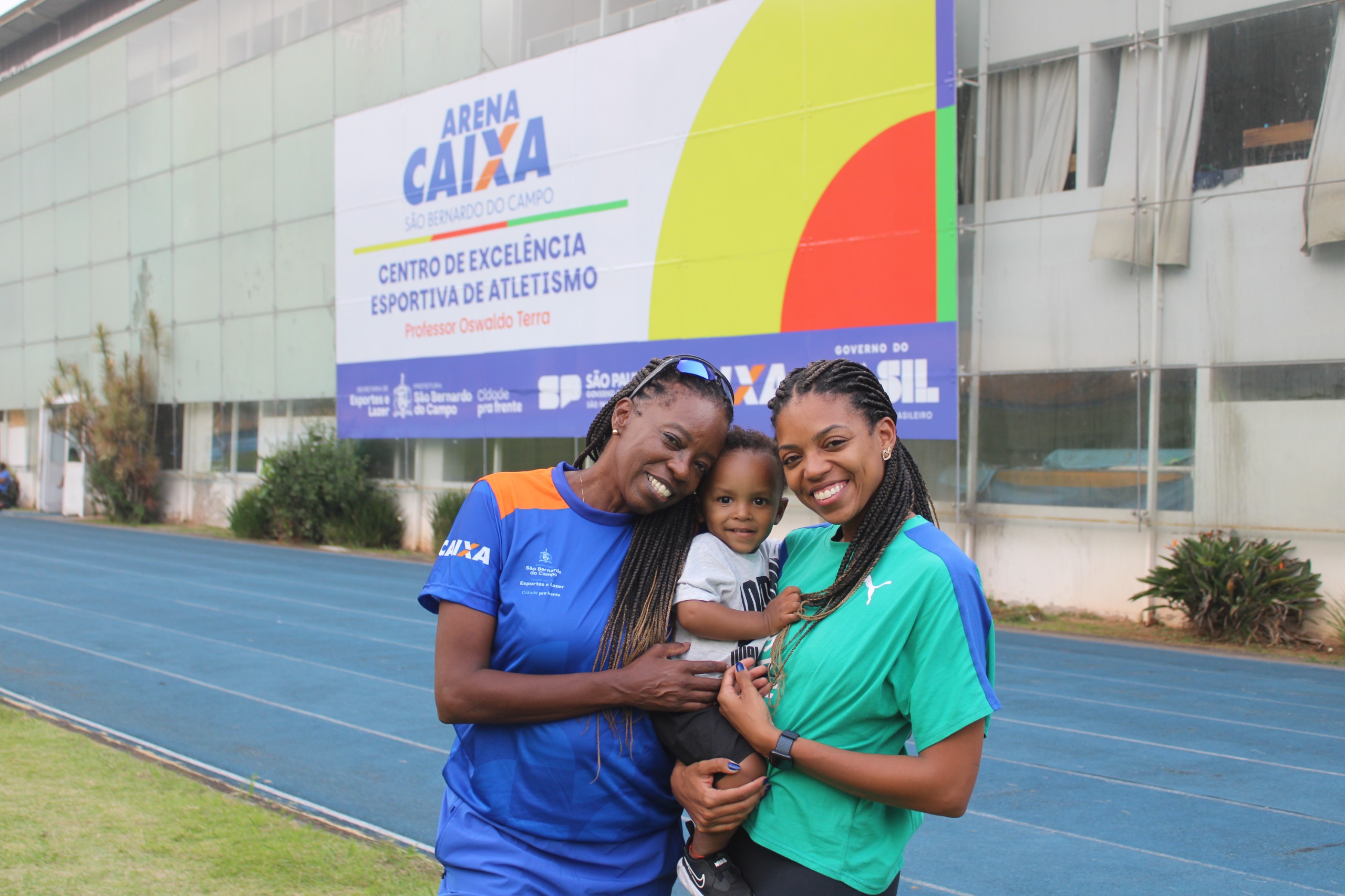 Primeiro a filha, depois o neto: Tânia Moura quer estender seu legado no atletismo