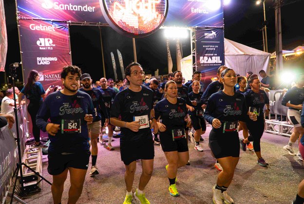 Santander Night Run agita Ribeirão Preto