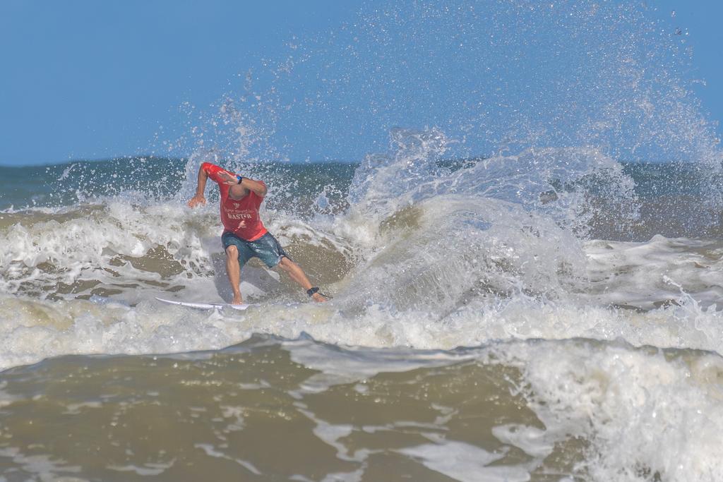 Surf Brasil Master avança para a fase decisiva em Sergipe