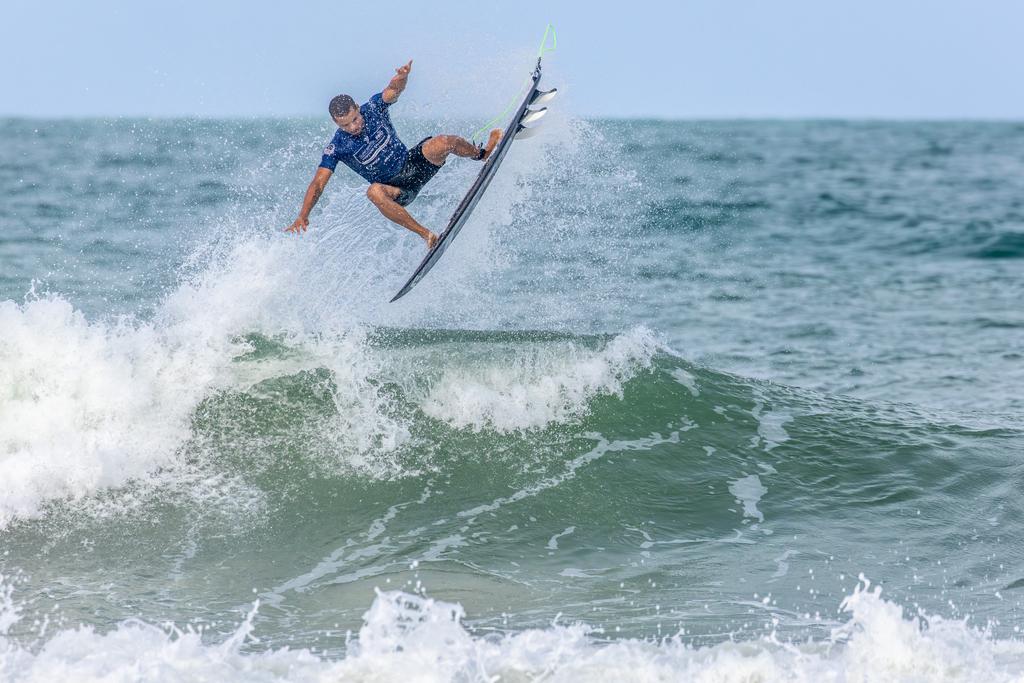 Surfistas de Ipojuca brilham no Surf Brasil Pro
