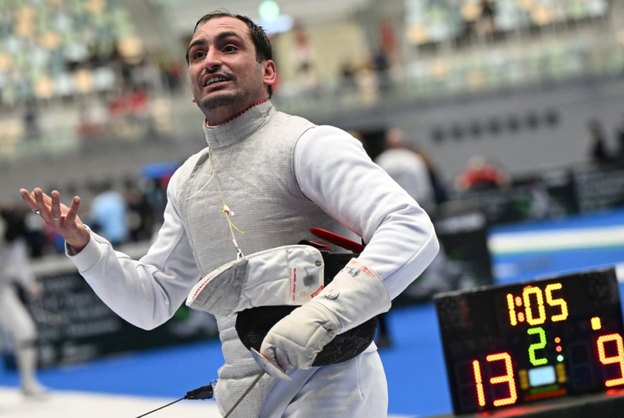 Toldo no florete e Alexandre Camargo na espada avançam nas Copas do Mundo