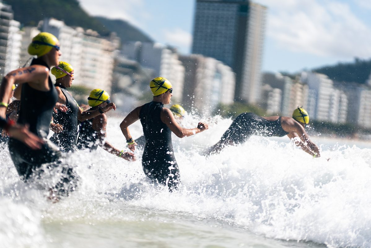Travessia de Copa: Superação nas Águas de Copacabana