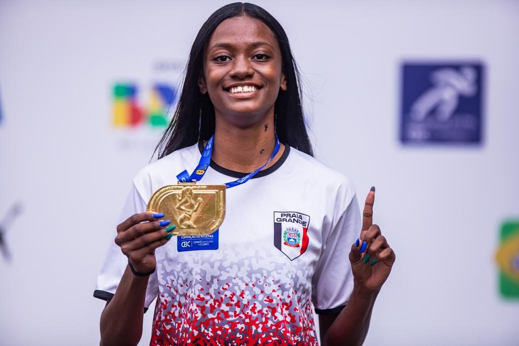 Victoria Campos e Renan Gallina vencem 200 m no Brasileiro Sub-23