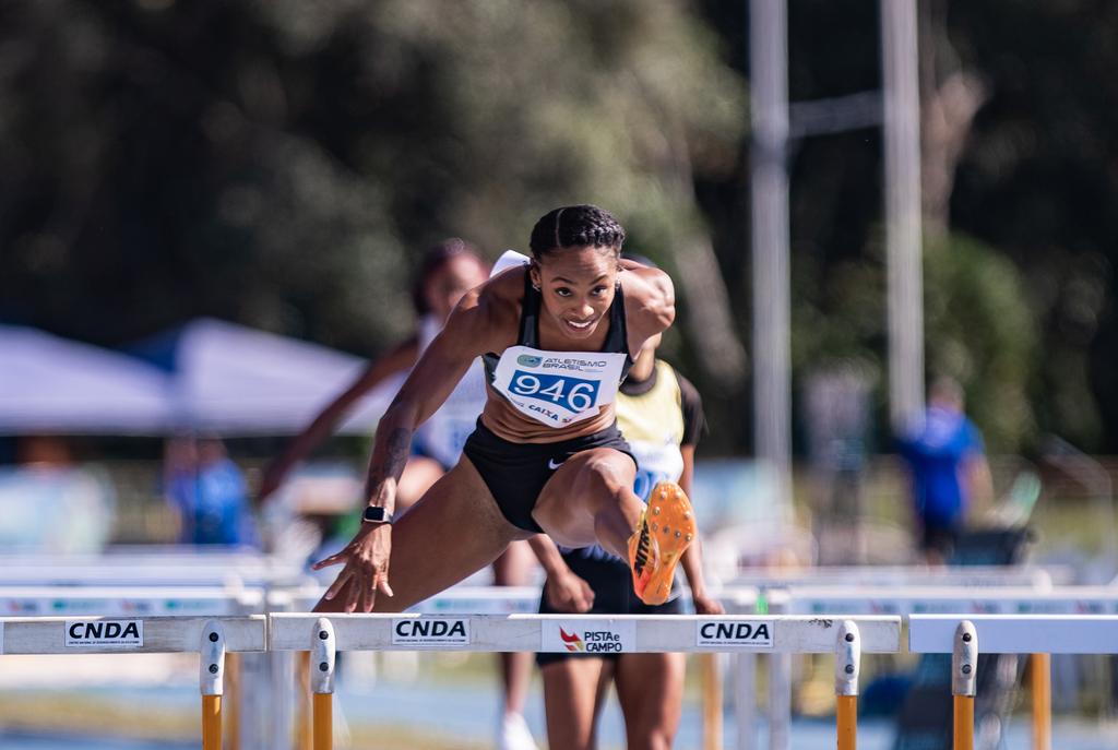 Vitória Sena disputa Ibero-Americano após recorde nos 100m com barreiras