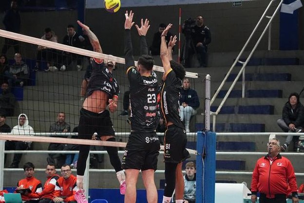 Vôlei Mania Itaquá enfrenta Suzano em duelo decisivo
