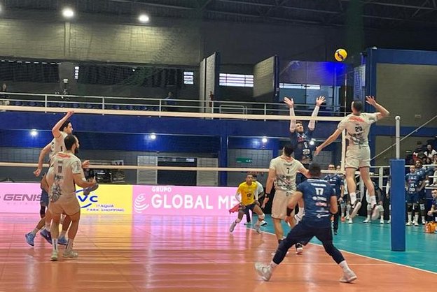 Vôlei Mania Itaquá enfrenta Viapol Vôlei São José pelo Paulista