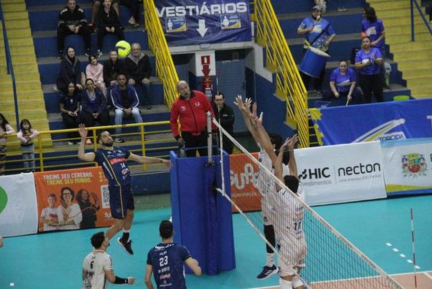 Vôlei Mania Itaqua vence Viapol São José em jogo emocionante
