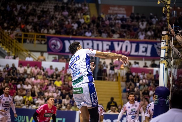 Vôlei Renata estreia na Superliga com vitória sobre Norde Vôlei