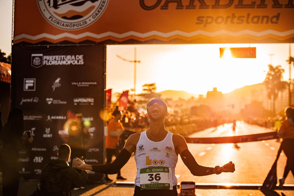 Walace Caldas brilha em Florianópolis com vitórias na meia maratona e 5 km