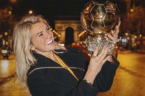 A norueguesa Ada Hegerberg foi a primeira jogadora de futebol a ganhar uma Bola de Ouro Feminina  / Foto: Reprodução Instagram