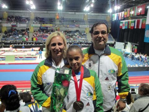 Alice Gomes ficou com o bronze no Duplo Mini Trampolim categoria 11-12 anos / Foto: Divulgação CBG