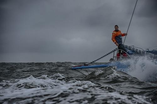 O primeiro barco da edição 2017-18 da Volvo Ocean Race será holandês. O Team AkzoNobel - leva o nome da empresa global de tintas e revestimentos sediada em Amsterdã - terá o local Simeon Tienpont no comando da equipe / Foto: Ricardo Pinto / Volvo Ocean Race