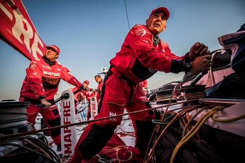 O MAPFRE, do skipper Xabi Fernandéz, lidera o prólogo da Volvo Ocean Race nesta terça-feira preparando o ataque ao Mar Mediterrâneo / Foto: Jen Edney/Volvo Ocean Race