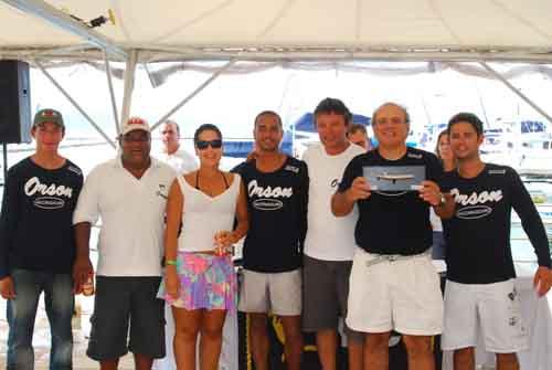 Orson comemora título da Copa Mitsubishi Motors em Ilhabela. / Foto: Aline Bassi / Balaio