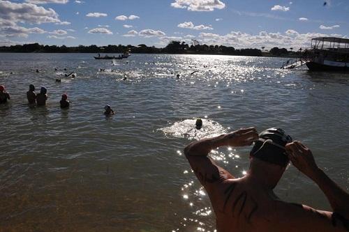 Contra a seca do Rio São Francisco, atletas disputaram o Campeonato Baiano de Maratonas Aquáticas em Juazeiro / Foto: Divulgação/FBDA