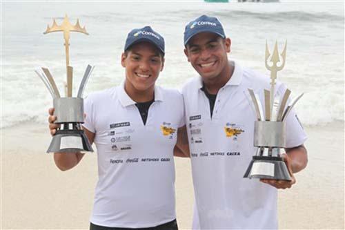 A dupla campeã mundial de maratona aquática, Allan do Carmo e Ana Marcela Cunha, cruzou a linha de chegada em primeiro lugar / Foto: Gilvan de Souza