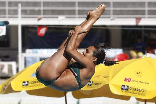 A saltadora Juliana Veloso é a única brasileira garantida na seleção de Saltos Ornamentais que vai ao Mundial dos Esportes Aquáticos, em Xangai, em julho deste ano / Foto: Divulgação CBDA