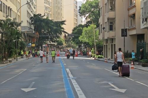 Rua Barata Ribeiro, uma das mais importantes do bairro, ficou às moscas com o bloqueio / Foto: Esporte Alternativo