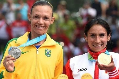 Adriana (à esquerda) e Tejeda, que teve seu ouro suspenso / Foto: Getty Images