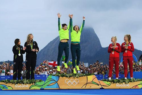 Martine e Kahena comemoraram muito o ouro olímpico / Foto: Matthias Hangst / Getty Images