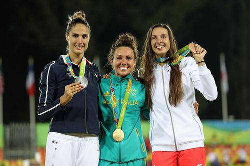 Chloe Esposito (Austrália) ficou com o ouro, Elodie Clouvel (França) com a prata e Oktawia Nowacka (Polônia) com o bronze / Foto: Rob Carr / Getty Images
