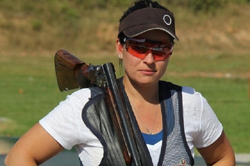 Daniela Carraro, principal atleta brasileira do tiro esportivo, modalidade skeet / Foto: Reprodução / Facebook