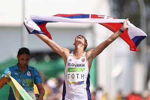 Eslovaco Matej Toth venceu a disputa nos 50km masculinos, enquanto chinesa Hong Liu ganhou os 20km para as mulheres / Foto: Bryn Lennon/Getty Images