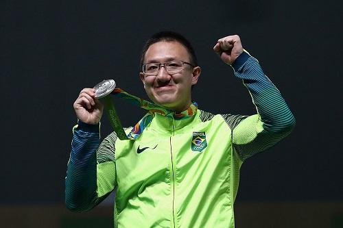 Felipe Wu conquistou a medalha de prata na pistola de ar 10m / Foto: Sam Greenwood/Getty Images