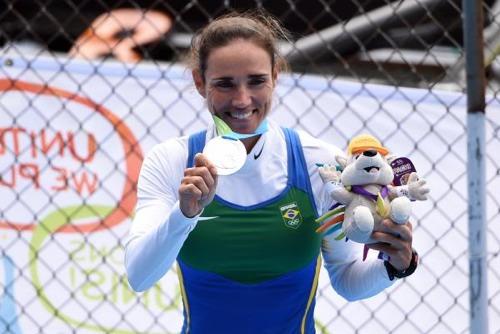 Fabiana conquistou a única medalha brasilera na modalidade / Foto: Gaspar Nóbrega / Inovafoto / Bradesco