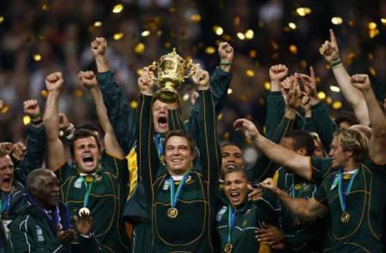 Jogadores da África do Sul comemoram o título da Copa do Mundo de Rugby de 2007, na França / Foto: Divulgação