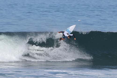 Caio Costa vence a categoria júnior no Hang Loose Surf Attack  / Foto:  Munir El Hage