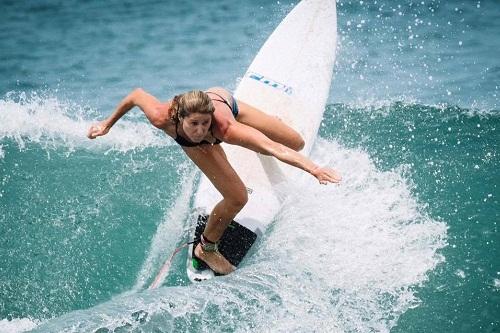 Campeã em 2015 e vice no ano passado, Jacqueline Silva está confirmada no Wiggolly Dantas apresenta Wizard Brasileiro de Surf Feminino / Foto: losdosborrachos.com