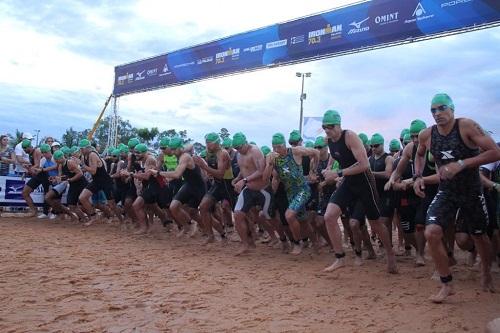 IRONMAN 70.3 Alagoas será no dia 6, na Praia de Pajuçara, com cerca de mil atletas de 12 países / Foto: Fábio Falconi/Unlimited Sports