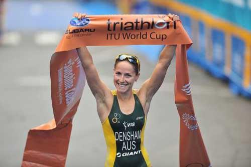 A anfitriã Erin Densham fez uma das apresentações mais impressionantes de sua carreira ao conquistar a etapa australiana da Copa do Mundo de Triathlon / Foto: Divulgação ITU 