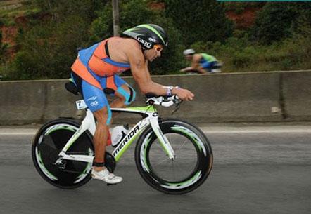 Oscar Galindez pronto para o IronMan Brasil / Foto: Atletas.info